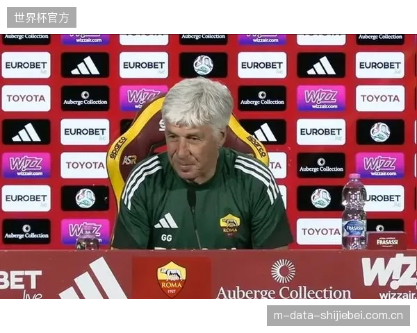 加斯佩里尼的高中锋战术回归,斯卡马卡成为亚特兰大前场的绝对制空点。 加斯佩里尼的高中锋战术回归,斯卡马卡成为亚特兰大前场的绝对制空点。